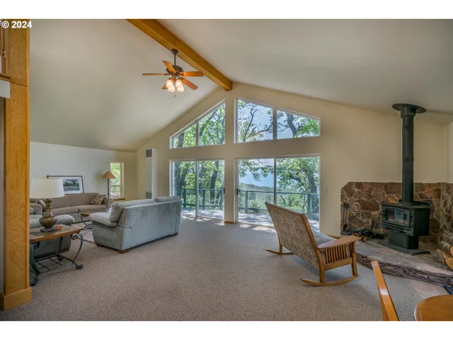 $4,500,000 | 2700 North Valley View Road, Ashland, OR 97520