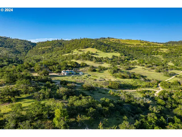 $4,500,000 | 2700 North Valley View Road, Ashland, OR 97520