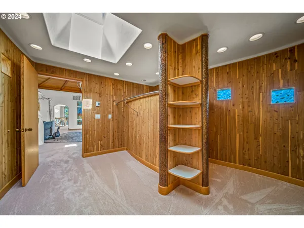 $4,500,000 | 2700 North Valley View Road, Ashland, OR 97520