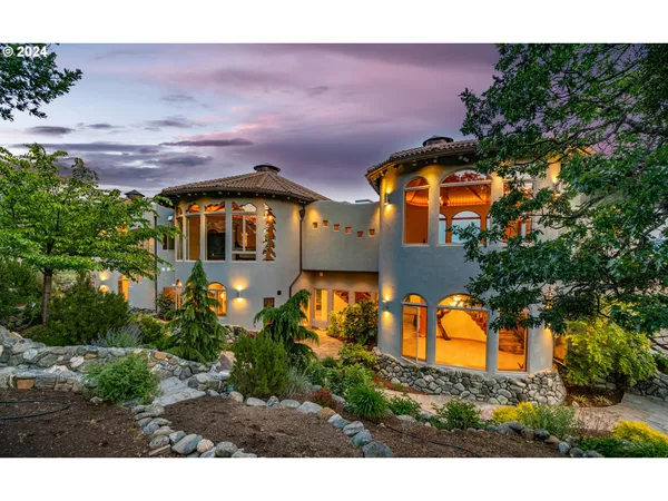 $4,500,000 | 2700 North Valley View Road, Ashland, OR 97520