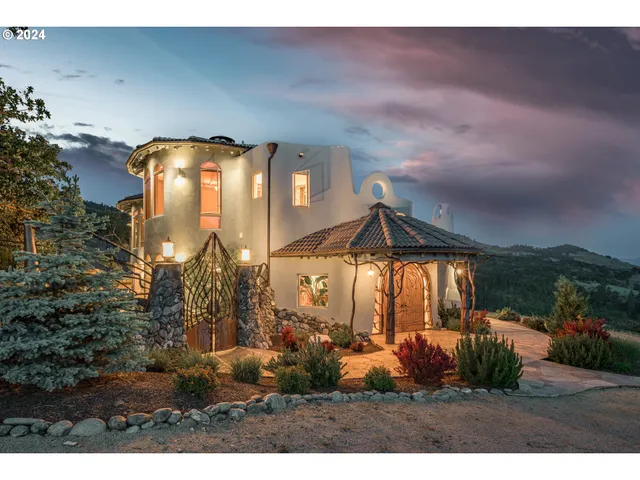 $4,500,000 | 2700 North Valley View Road, Ashland, OR 97520