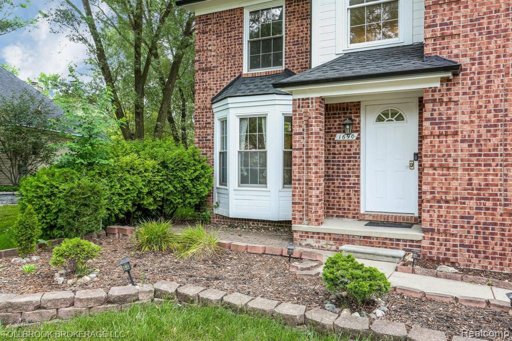 1690 Wethersfield Court Rochester, MI 48309 - Photo 2 of 30