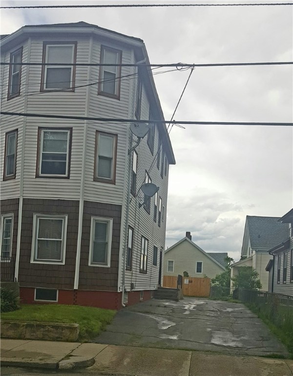321 2nd Avenue Woonsocket, RI 02895 - Photo 3 of 17