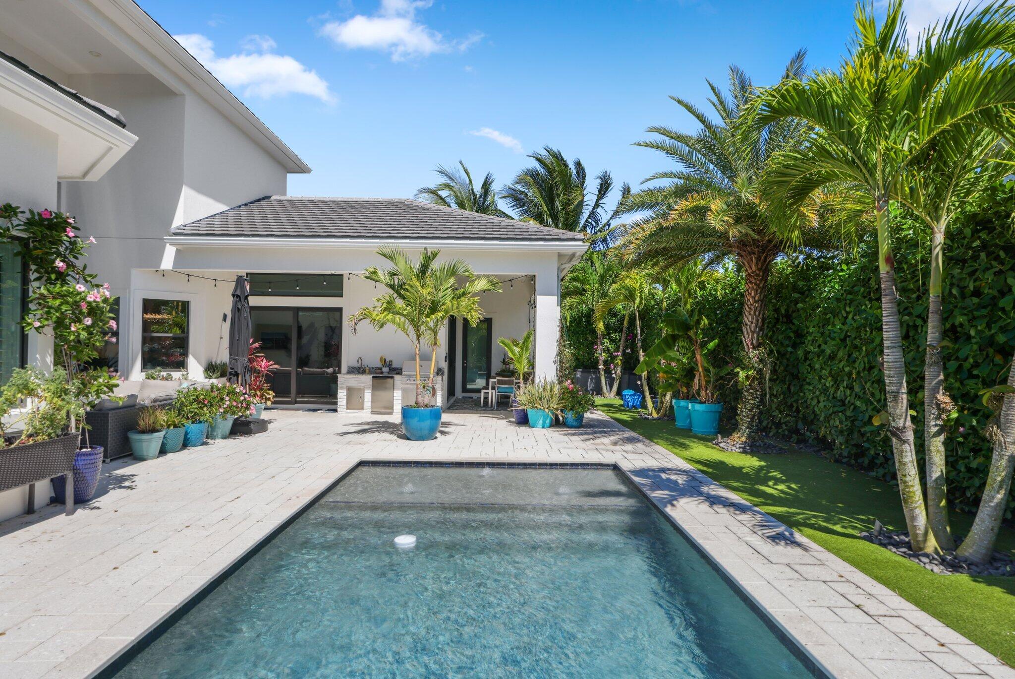 2560 Northwest 70th Boulevard Boca Raton, FL 33496 - Photo 16 of 26 backyard