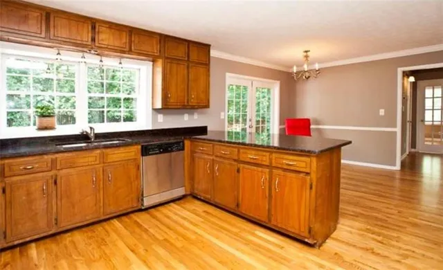 $2,600 | 727 Scott Circle, Decatur, GA 30033