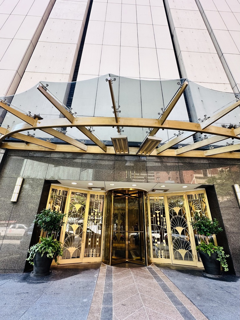 a view of entrance front of the house