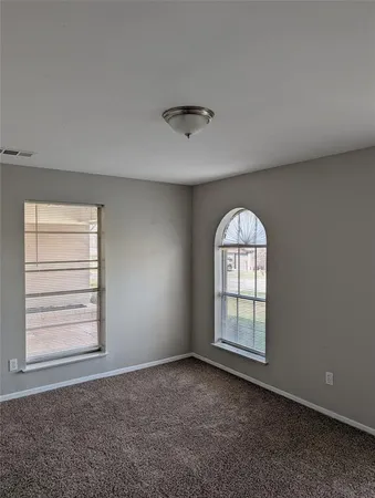 $2,150 | 2009 Ming Drive, Edgecliff Village, TX 76134