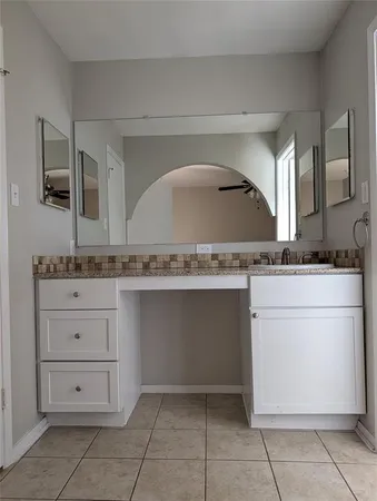 $2,150 | 2009 Ming Drive, Edgecliff Village, TX 76134