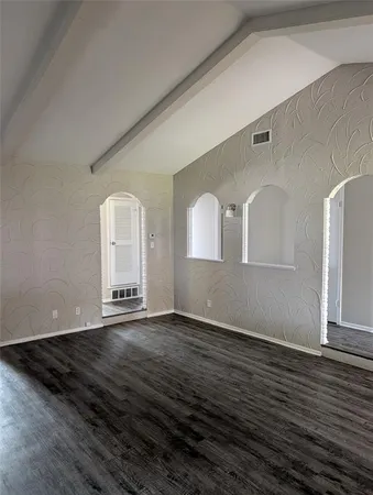 $2,150 | 2009 Ming Drive, Edgecliff Village, TX 76134