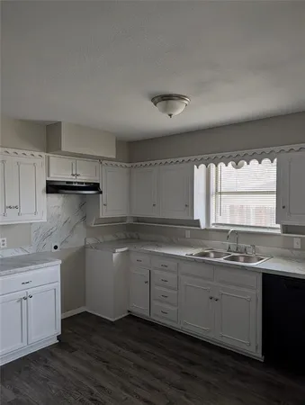 $2,150 | 2009 Ming Drive, Edgecliff Village, TX 76134
