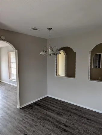 $2,150 | 2009 Ming Drive, Edgecliff Village, TX 76134