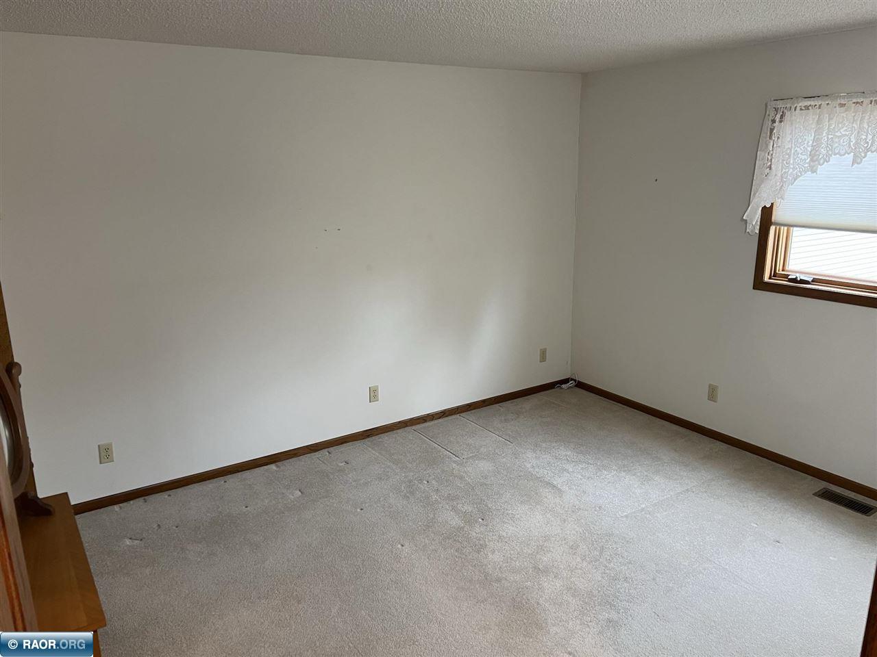 600 3rd Avenue Northeast Chisholm, MN 55719 - Photo 17 of 34
