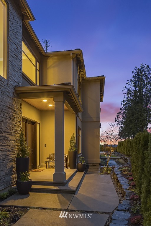 3239 Evergreen Point Road Medina, WA 98039 - Photo 2 of 37