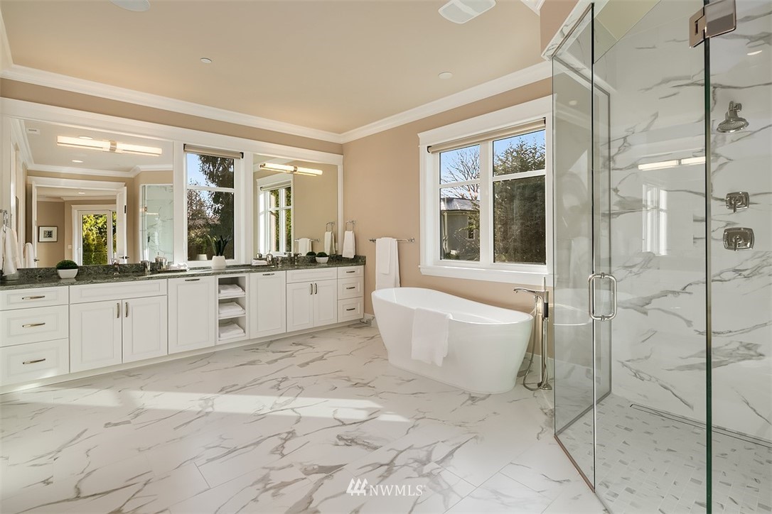 3239 Evergreen Point Road Medina, WA 98039 - Photo 23 of 37