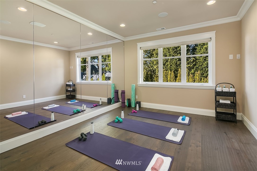 3239 Evergreen Point Road Medina, WA 98039 - Photo 26 of 37