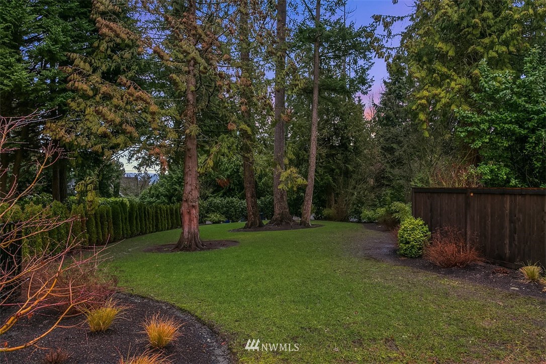 3239 Evergreen Point Road Medina, WA 98039 - Photo 33 of 37