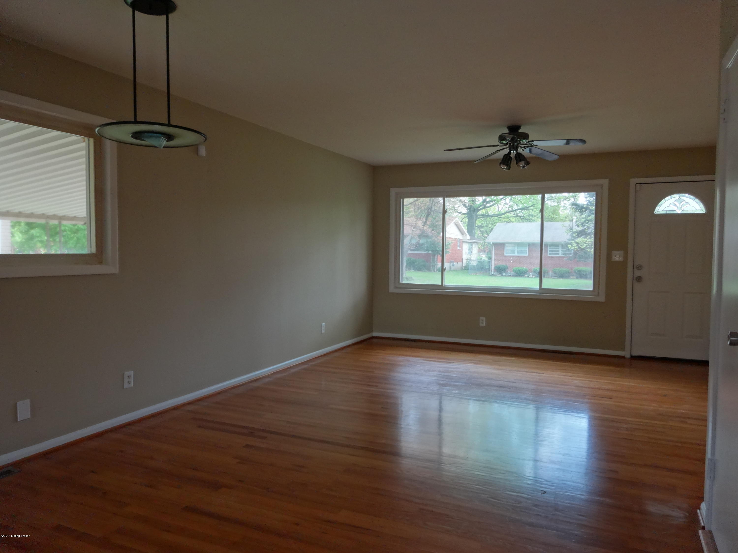 3023 Nepperhan Road Louisville, KY 40220 - Photo 4 of 41 DINING AREA & FORMAL LIVING ROOM!