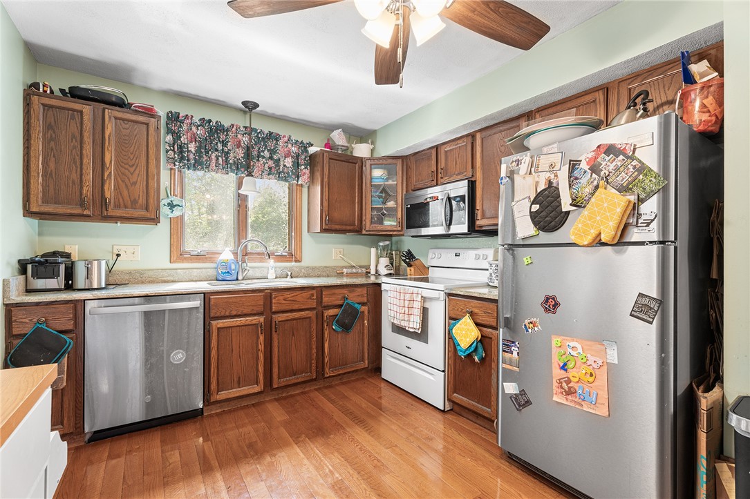 607 Brookhaven Lane Woonsocket, RI 02895 - Photo 3 of 27