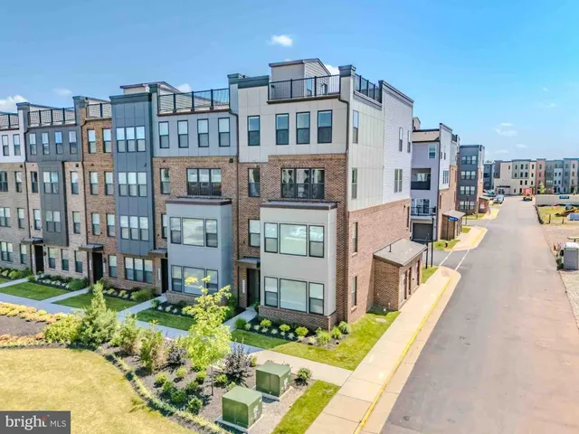 $674,900 | 43730 Transit Square, Ashburn, VA 20147