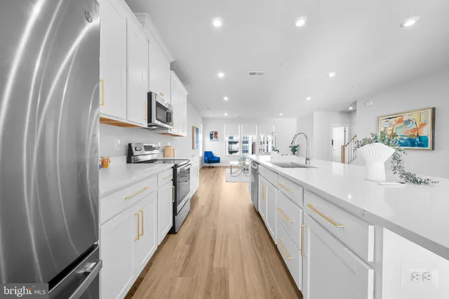 $674,900 | 43730 Transit Square, Ashburn, VA 20147