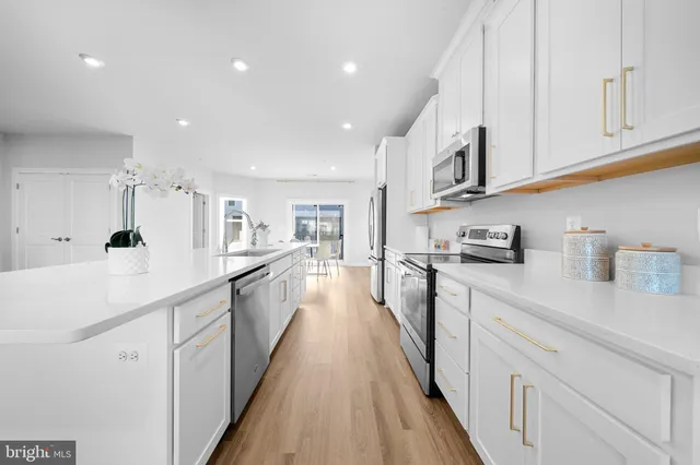 $674,900 | 43730 Transit Square, Ashburn, VA 20147