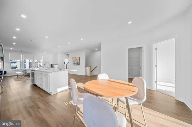 $674,900 | 43730 Transit Square, Ashburn, VA 20147