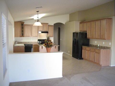 2132 West Carter Road Phoenix, AZ 85041 - Photo 5 of 11 dining room