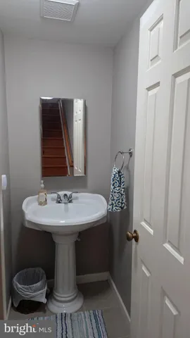 $3,000 | 4868 Carriagepark Road, Fairfax, VA 22032