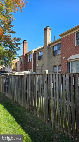 $3,000 | 4868 Carriagepark Road, Fairfax, VA 22032