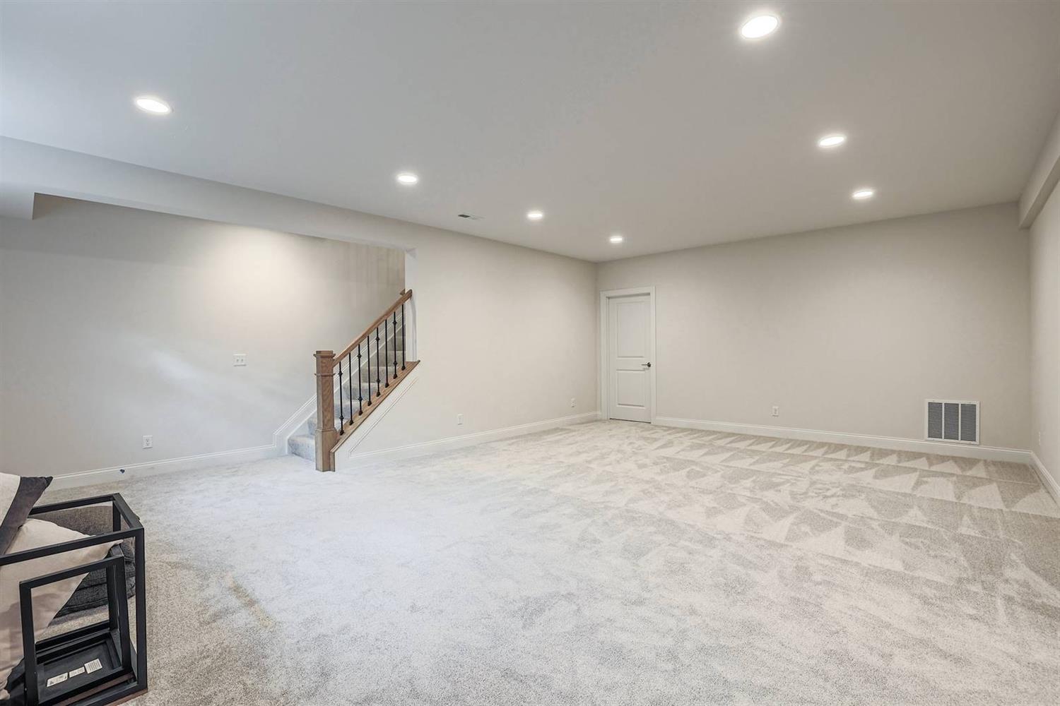 10324 Montgomery Road Montgomery, OH 45242 - Photo 21 of 26 Gallery Image 21