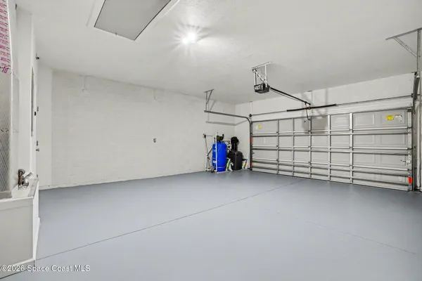 a view of a garage