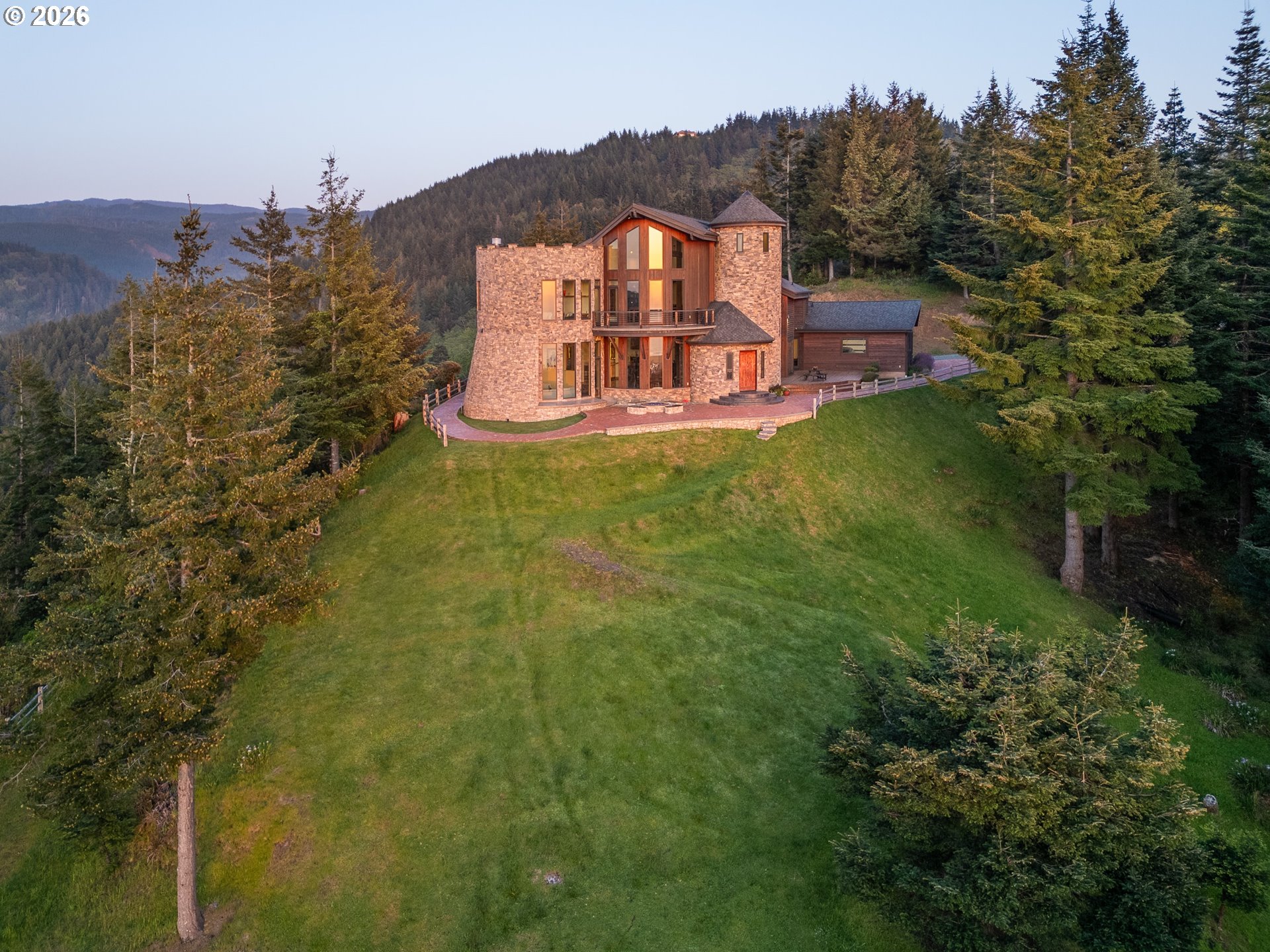 94880 Grizzly Mountain Road Gold Beach, OR 97444 - Photo 1 of 48