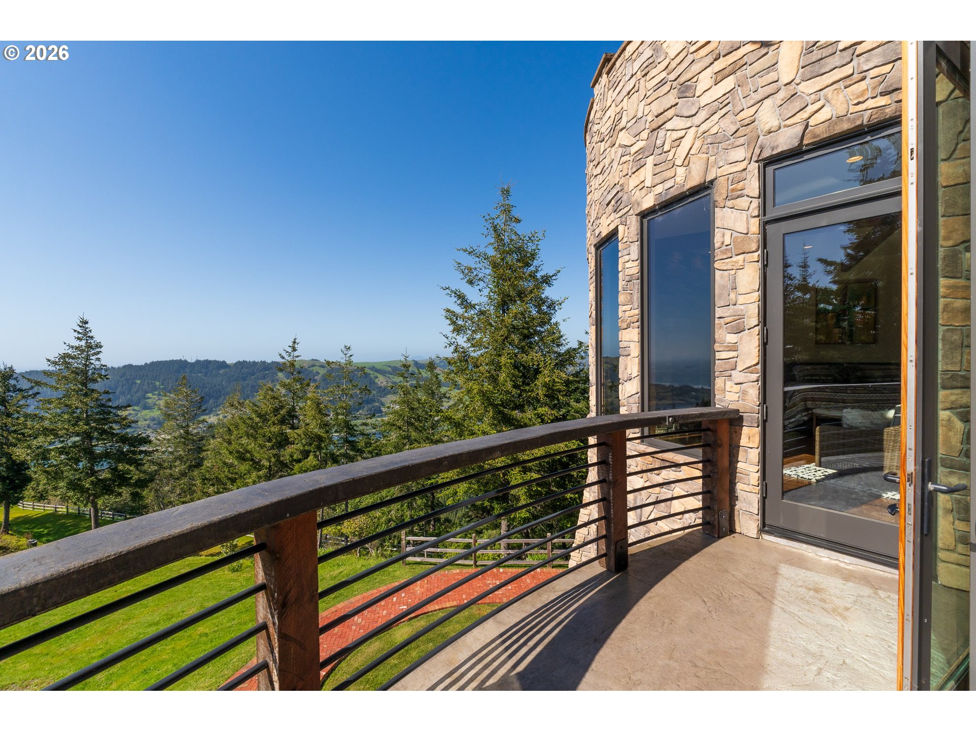 94880 Grizzly Mountain Road Gold Beach, OR 97444 - Photo 26 of 48