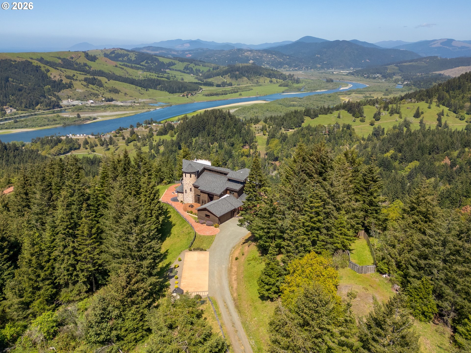 94880 Grizzly Mountain Road Gold Beach, OR 97444 - Photo 46 of 48