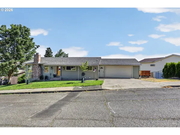 $545,000 | 713 East 21st Place, The Dalles, OR 97058