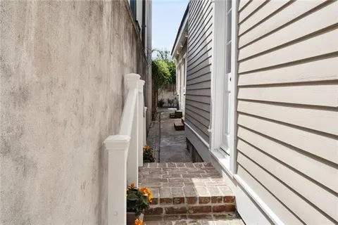 $1,795,000 | 520 Burgundy Street, New Orleans, LA 70112