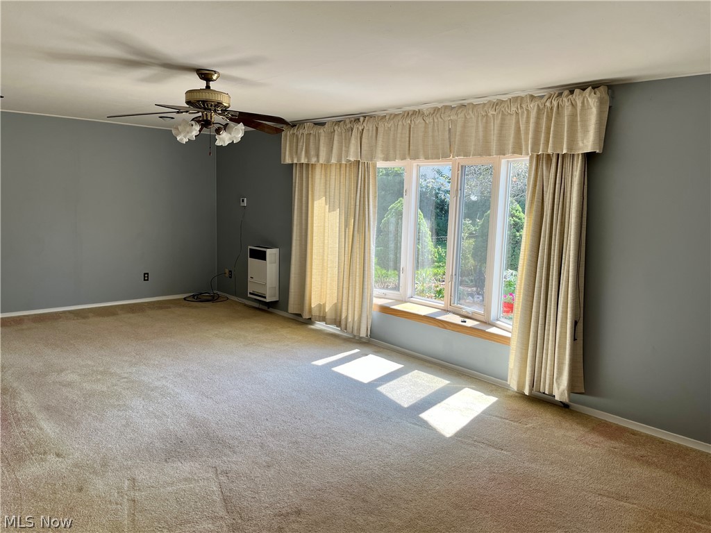 6807 Biddulph Road Brooklyn, OH 44144 - Photo 6 of 35 Large living room