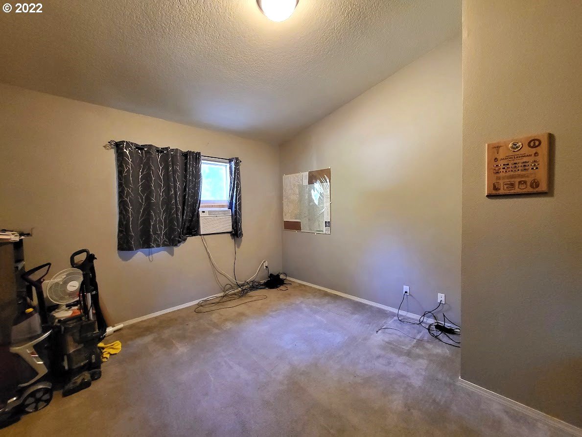 39494 Row River Road Dorena, OR 97434 - Photo 15 of 29 Gallery Image 15