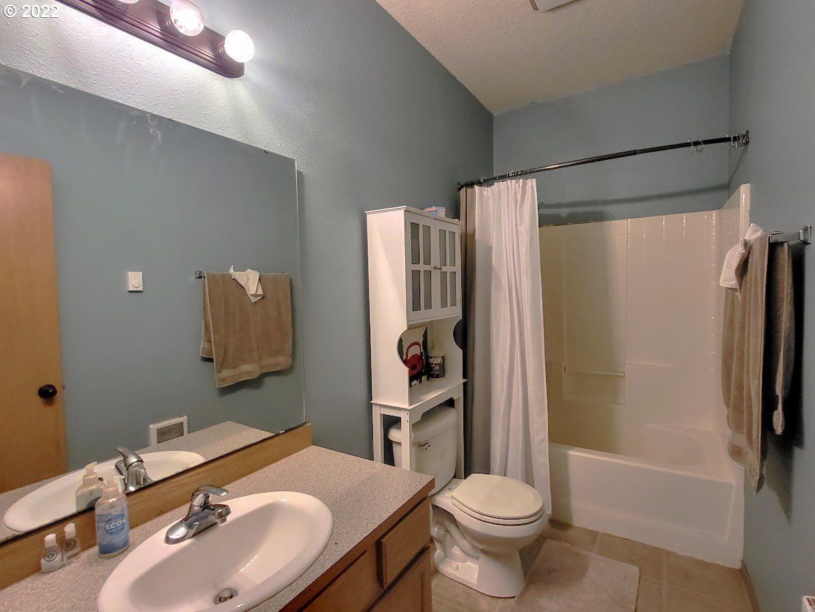 39494 Row River Road Dorena, OR 97434 - Photo 16 of 29 Gallery Image 16