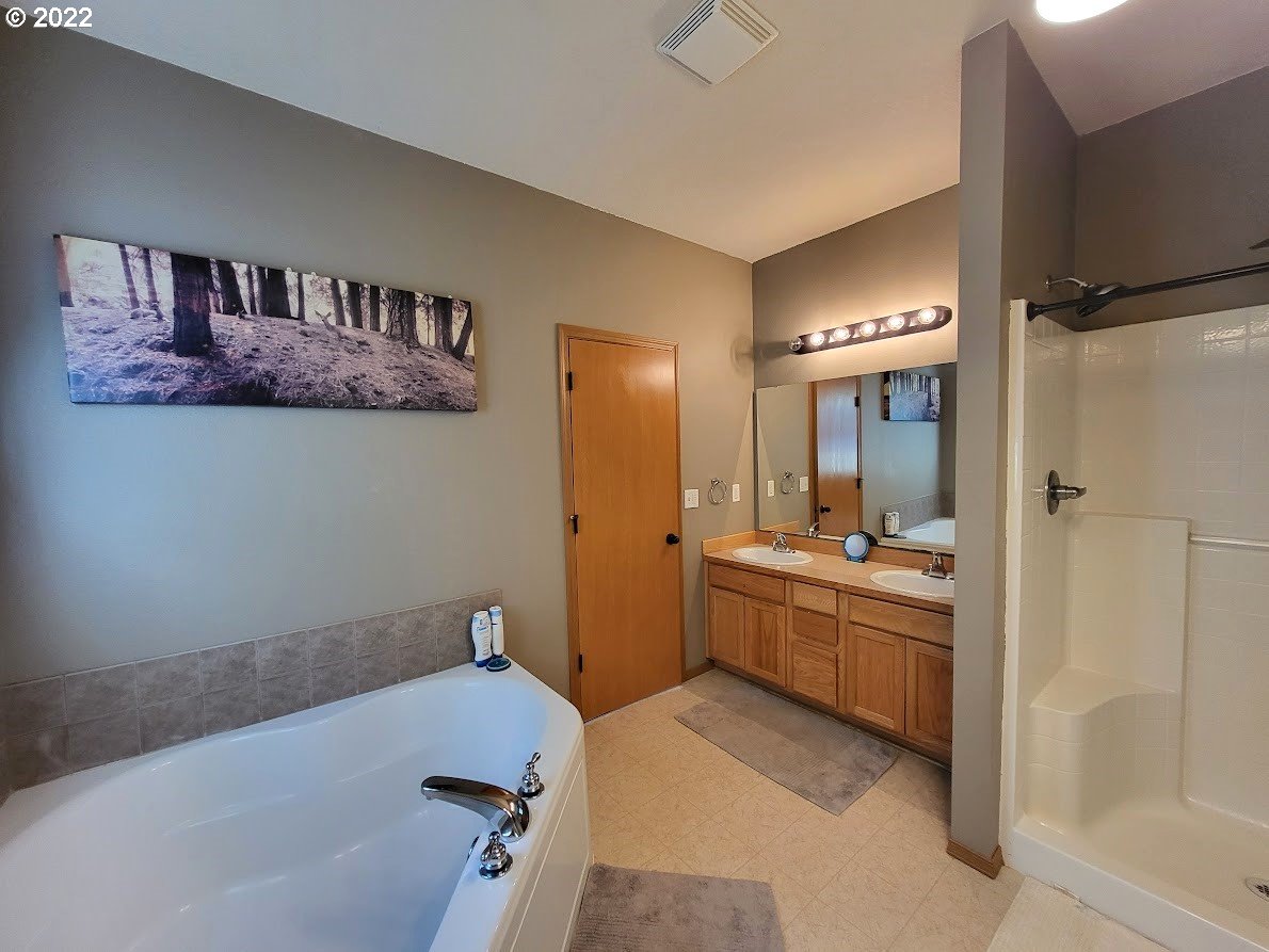 39494 Row River Road Dorena, OR 97434 - Photo 10 of 29 Gallery Image 10