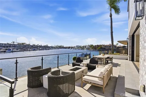 $6,490,000 | 17007 Edgewater Lane, Huntington Beach, CA 92649