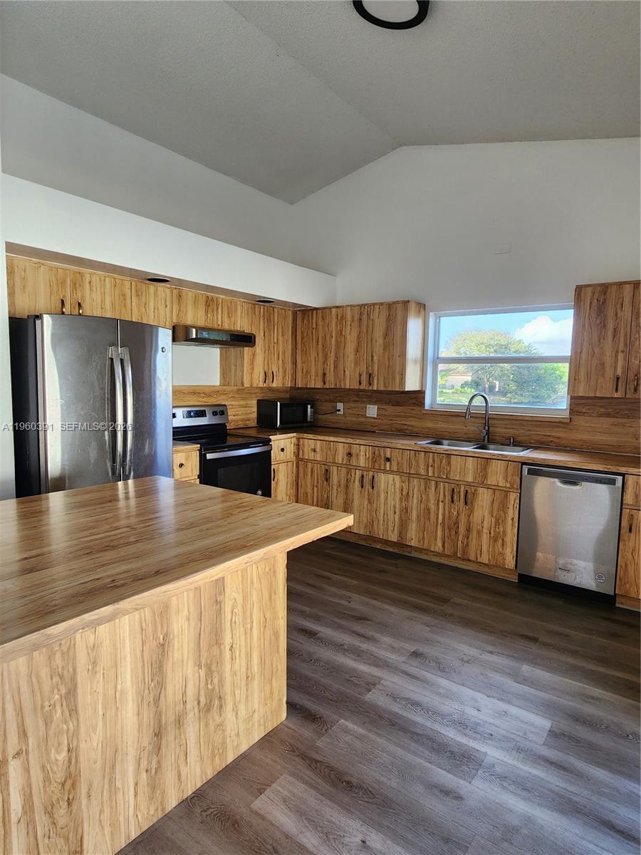 9711 Southwest 57th Street Cooper City, FL 33328 - Photo 6 of 19