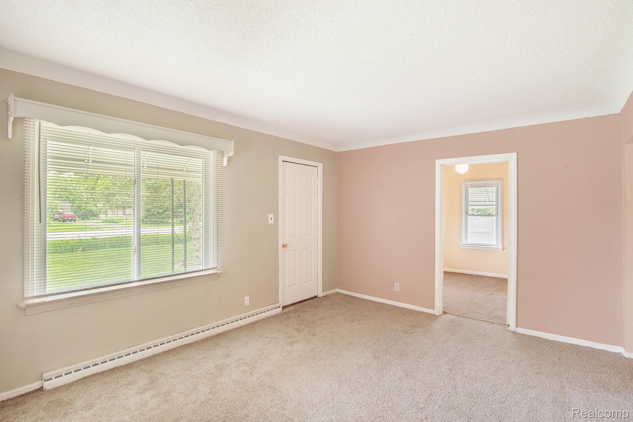 5054 Coldwater Road Flint, MI 48504 - Photo 7 of 25 DSC_4769.jpg