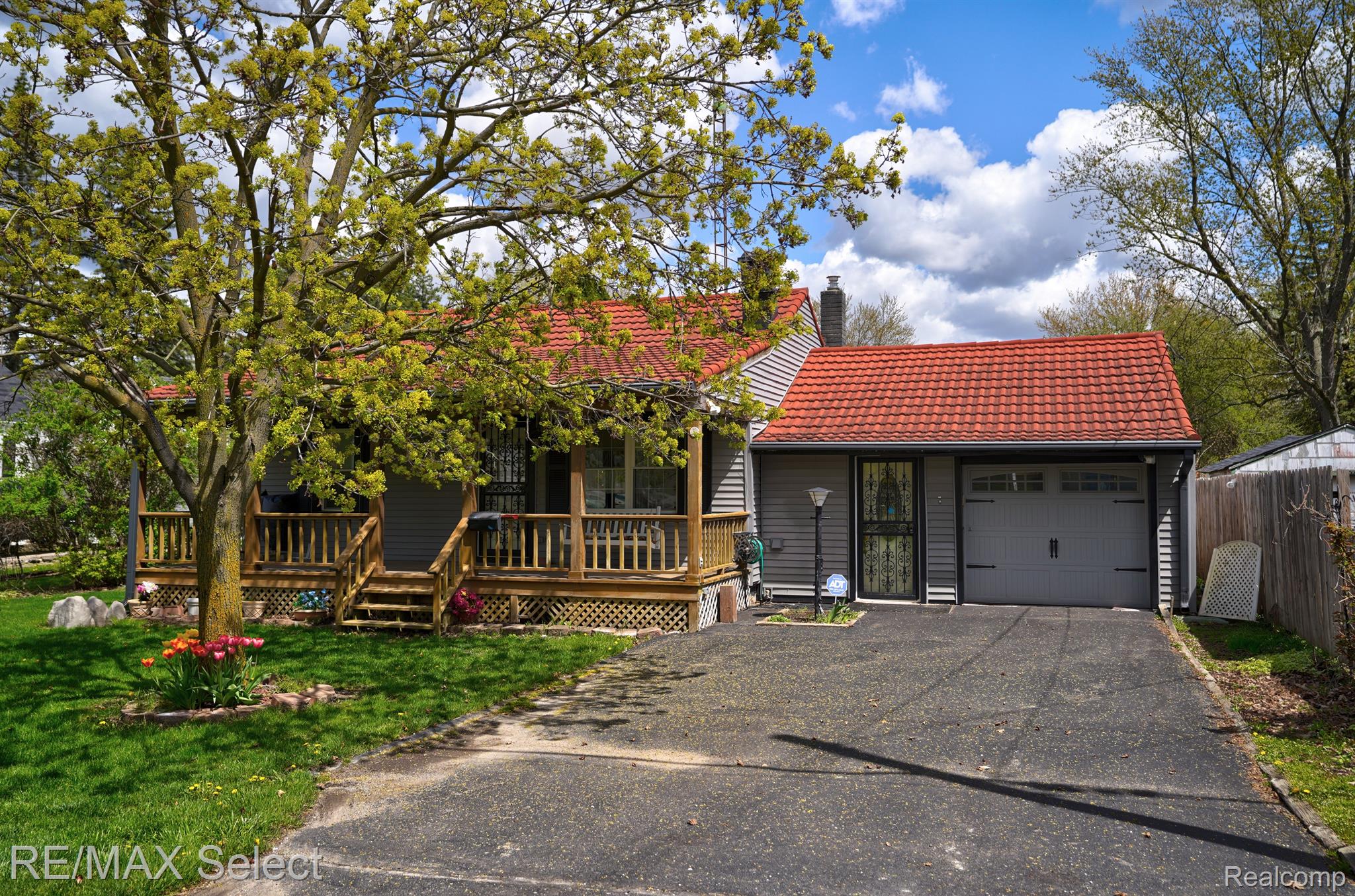 1437 Belsay Road Burton, MI 48509 - Photo 2 of 59 Gallery Image 2