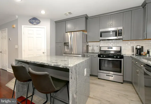 $467,500 | 12901 Fair Briar Lane, Fairfax, VA 22033