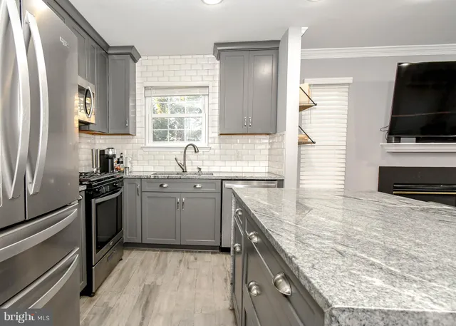 $467,500 | 12901 Fair Briar Lane, Fairfax, VA 22033