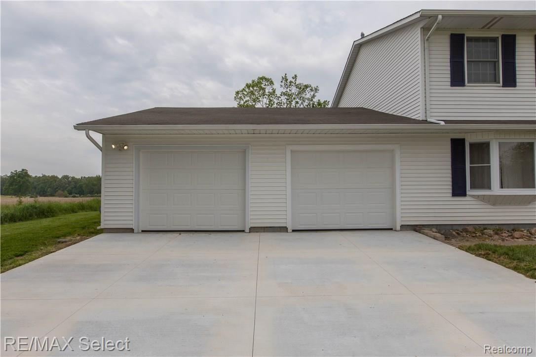 2568 Vandekarr Road Owosso, MI 48867 - Photo 7 of 48 2568 Vandecarr Rd-106.jpg