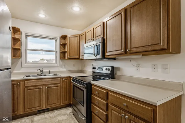 $189,900 | 162 Sunset Drive, Winchester, IN 47394