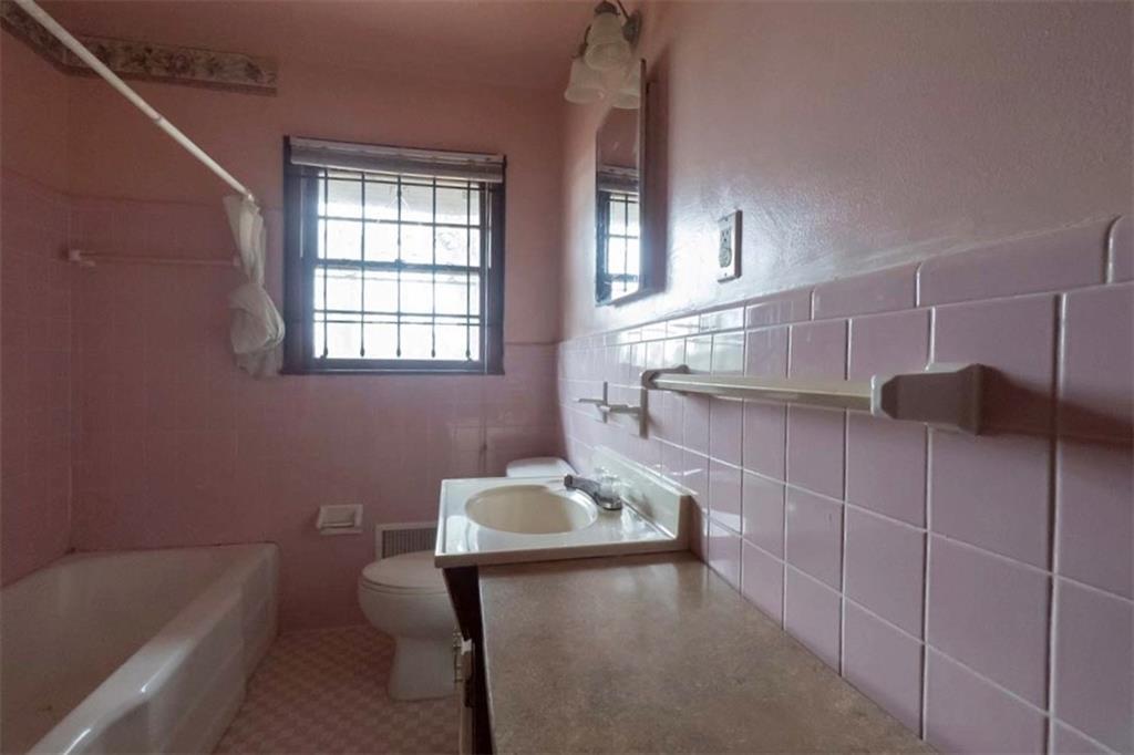 3308 Fern Drive Tucker, GA 30084 - Photo 15 of 19 a bathroom with a sink toilet and shower