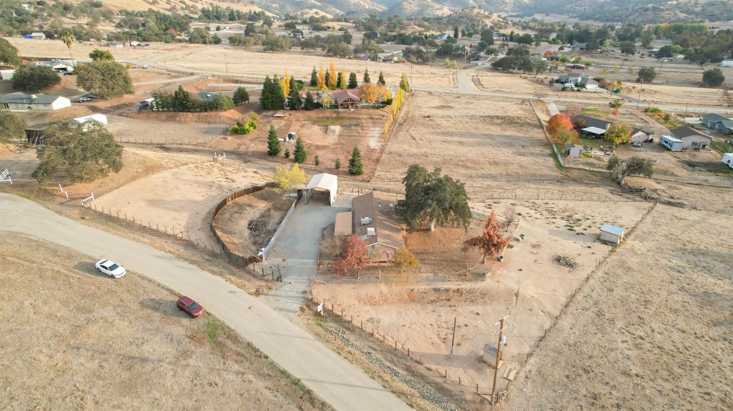 8062 Monreal Drive Sanger, CA 93657 - Photo 3 of 24